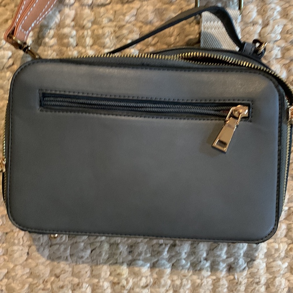 Camera crossbody - Picture 7 of 9